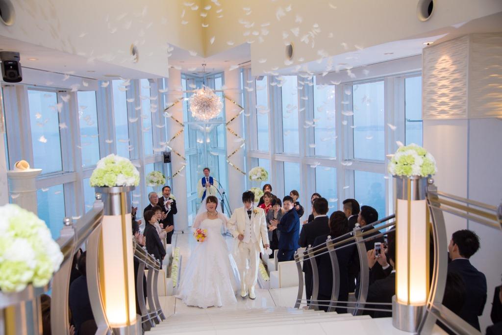 ヒルトン福岡シーホーク 結婚式 海が見えるチャペル スタジオ撮影 クリスマスコーディネート 福岡の結婚式なら 貯金0円からできる結婚式 ボーベル