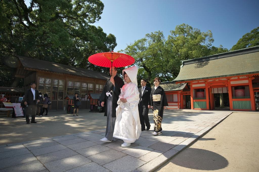 ホテルニューオータニ博多 結婚式 国際結婚 神社挙式 白無垢 福岡の結婚式なら 貯金0円からできる結婚式 ボーベル
