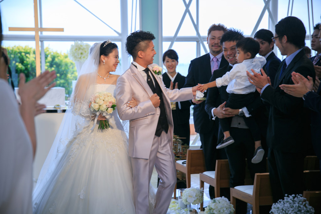 ヒルトン福岡シーホーク 結婚式 チャペルウエディング 振袖 テーブル装花 福岡の結婚式なら 貯金0円からできる結婚式 ボーベル